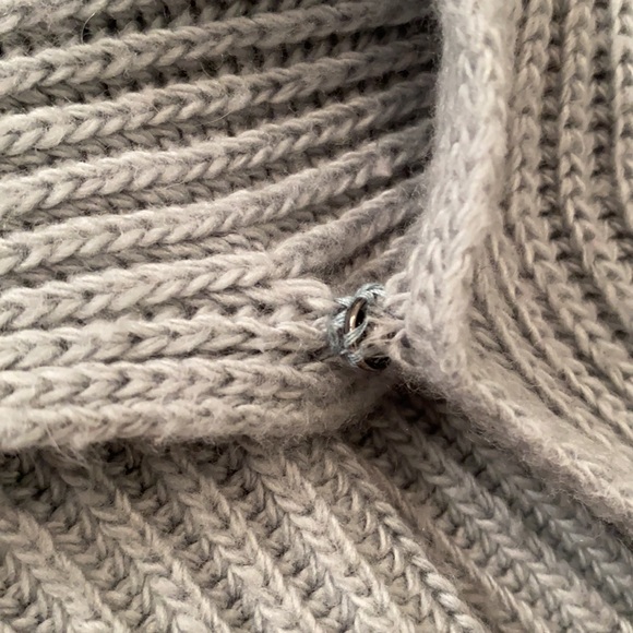 Cupcakes & Cashmere Gray Wrap Sweater Size L - Picture 12 of 13